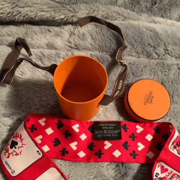 HERMES Twilly Playing Card Pattern - Picture 12 of 12